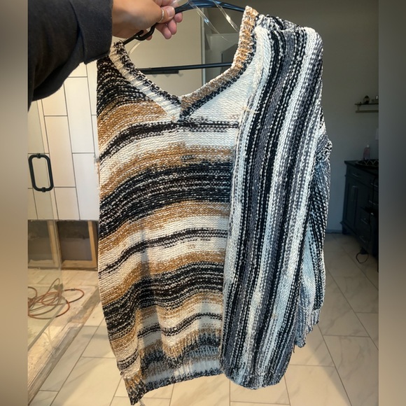 POL Front & Back V Neckline Ultra Lux Velvet Chenille Sweater - Picture 3 of 4